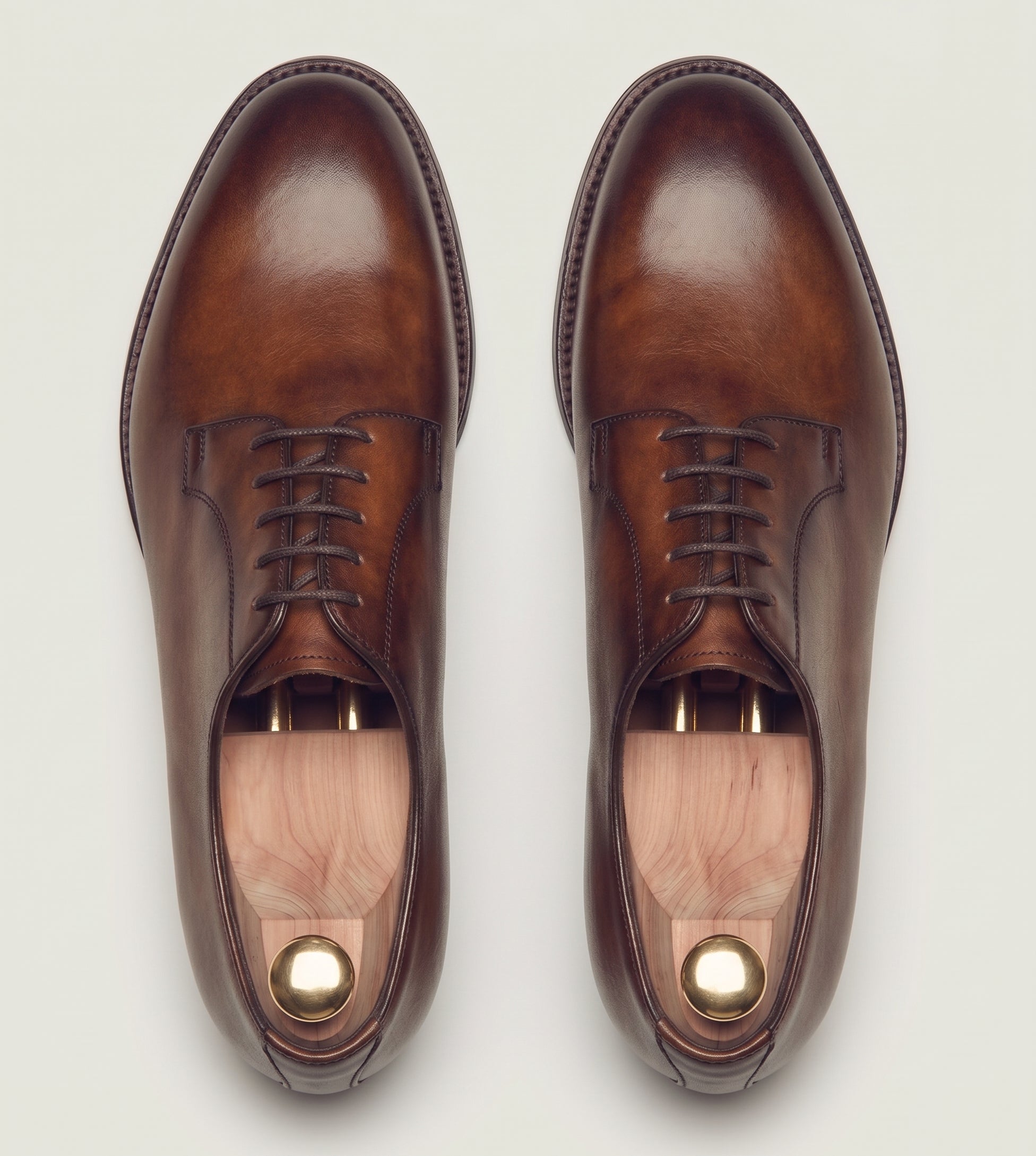 Braune Derby-Schuhe aus Leder mit Patina-Finish