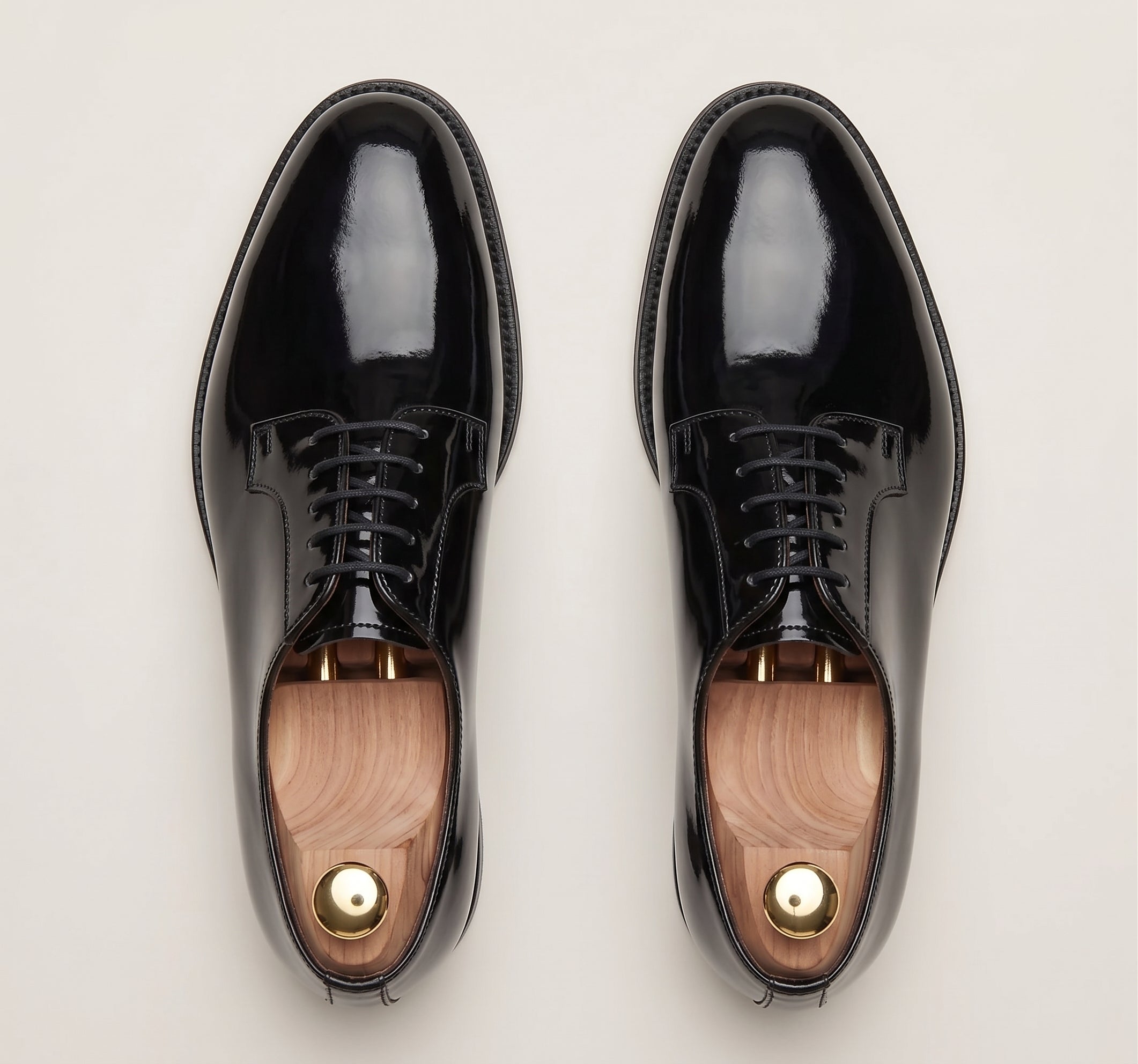 Schwarze Lackleder Derby-Schuhe aus Leder