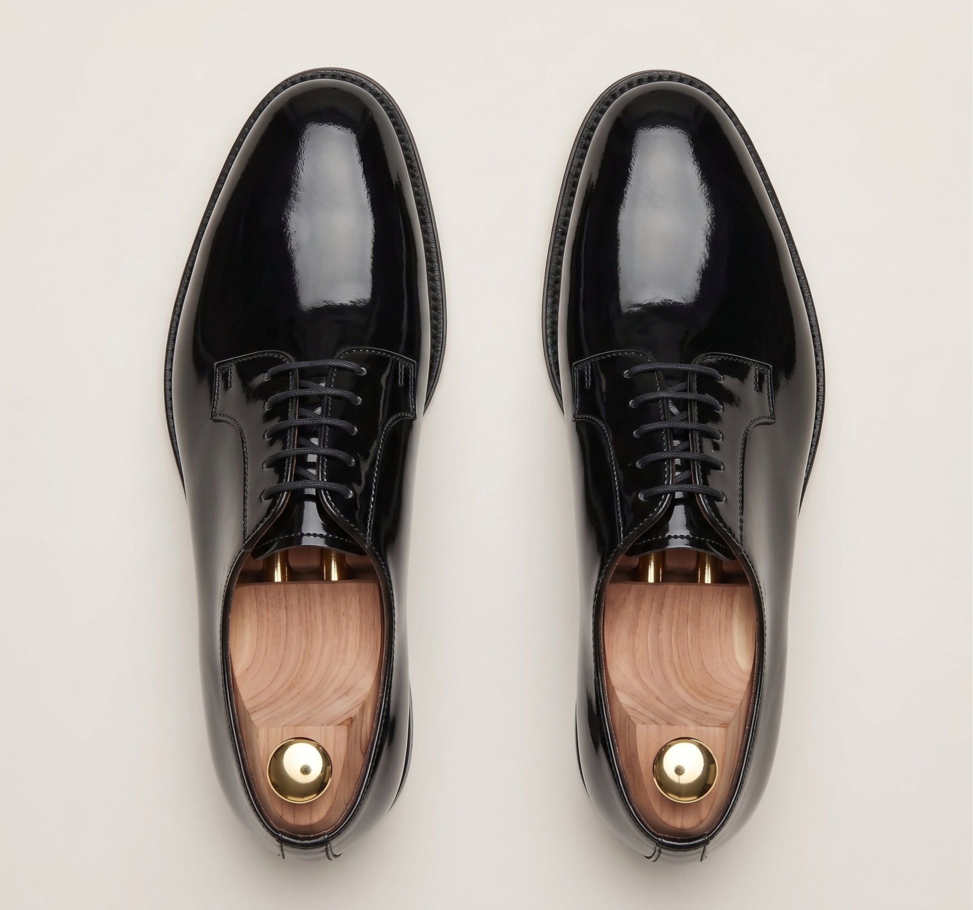 Schwarze Lackleder Derby-Schuhe aus Leder